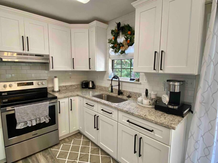 Donna'S Charm: 3 Br/King-Suite/Pools/Golf Daphne Exterior photo